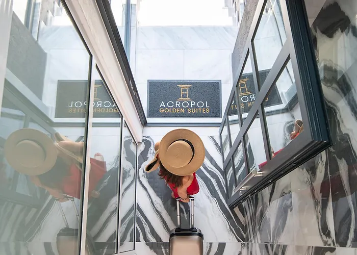 מלון דירות Acropol Golden 4*