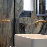 Acropol Golden 公寓式酒店